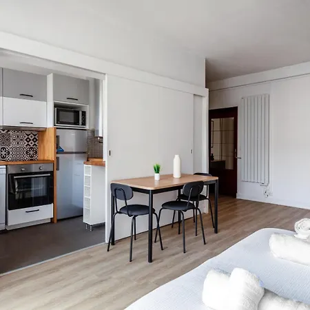 Elegant Au Coeur Du 16e Arrondissement Apartment Paris